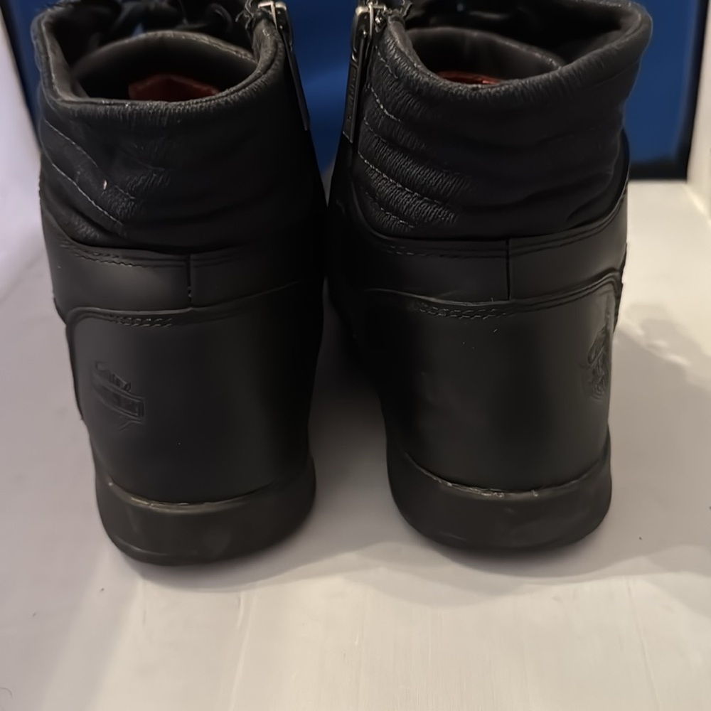 We need a Harley Davidson high tops size 11.5‎ - Picture 3 of 10
